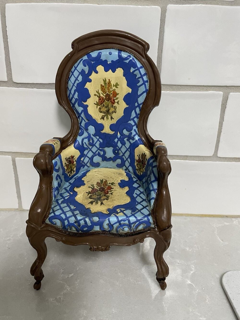 Vintage 3D Resin Chair Wall Hanging Plaque Victorian Faux Wood Blue Floral Decor